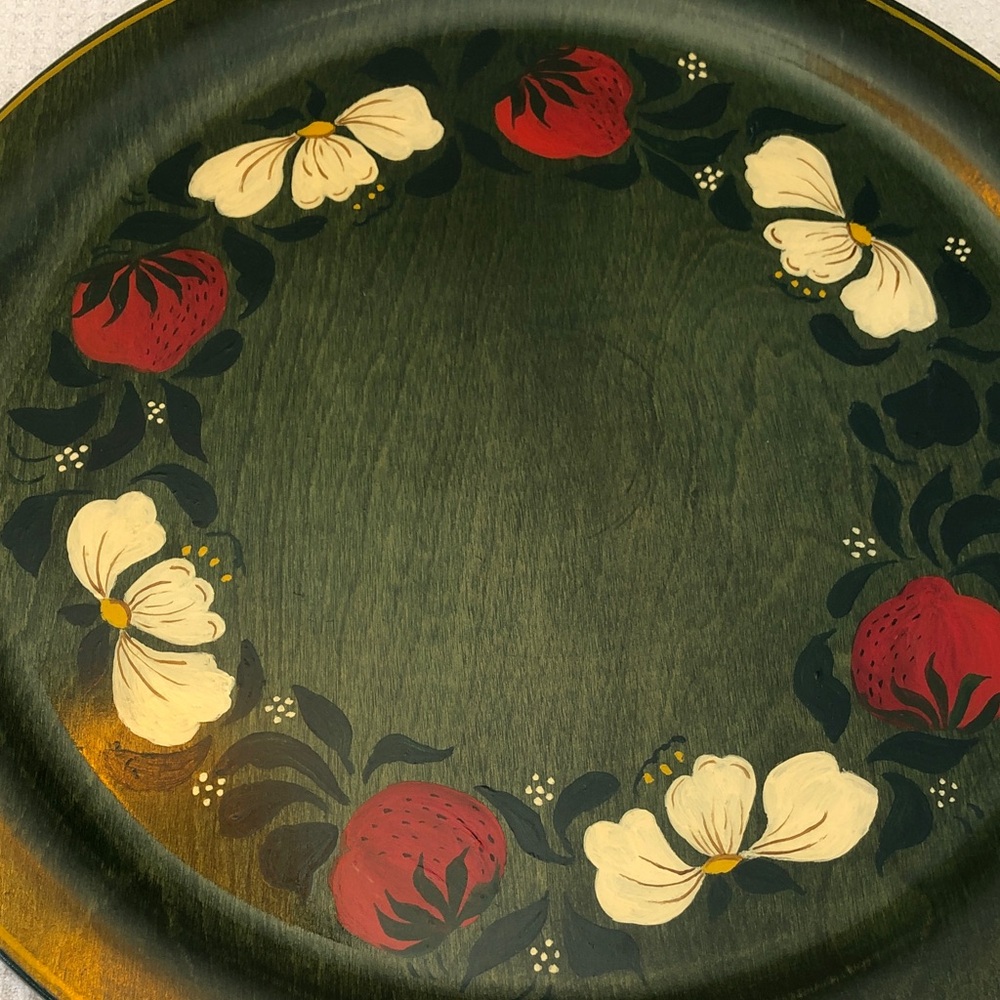 Floral Green hand painted vintage wooden Plate- signed on back -12 in - Picture 2 of 6